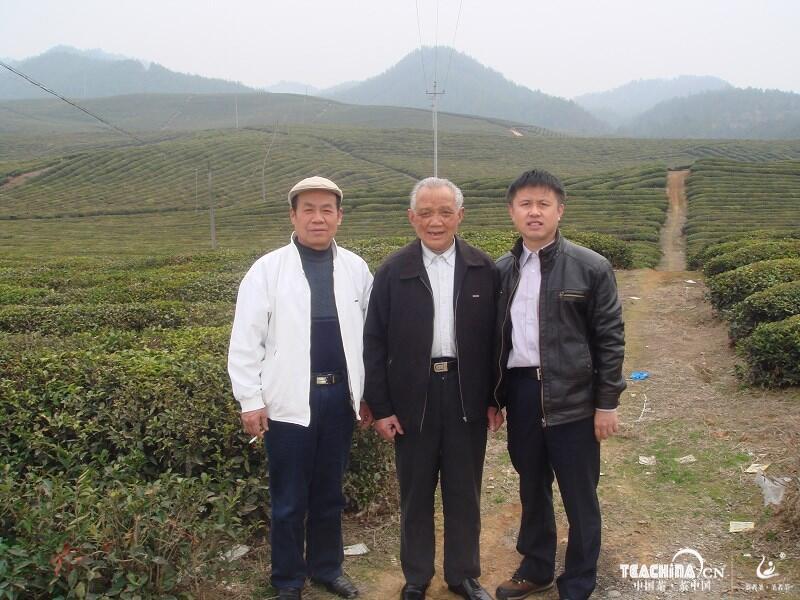 宁州红茶专家徐科长和龚厂长(图3)