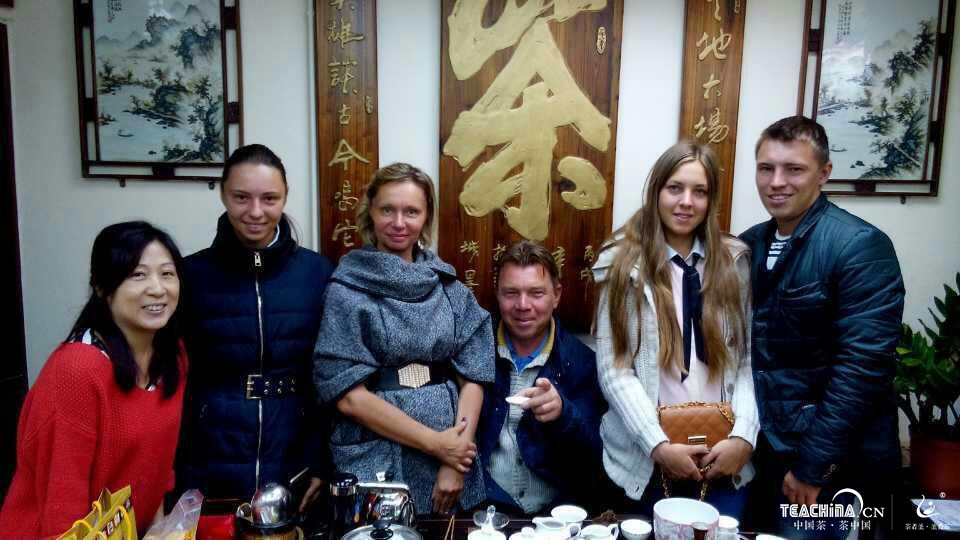 外国朋友爱上吴觉农牌普洱茶(图7)