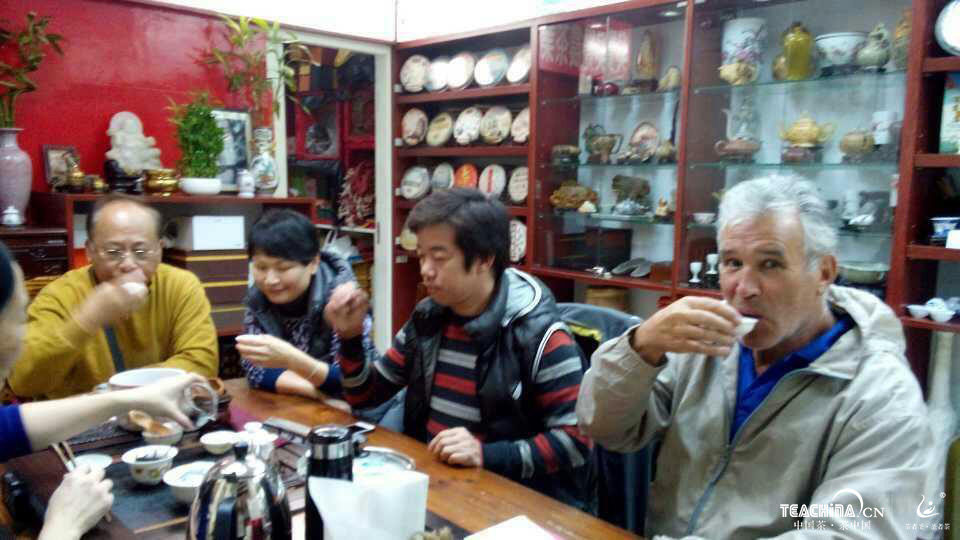外国朋友爱上吴觉农牌普洱茶(图12)